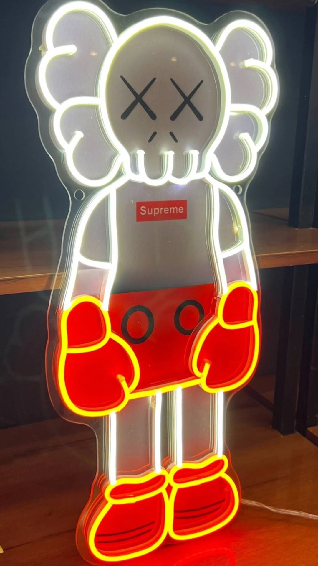 KAWS STATUE - NEON SIGN